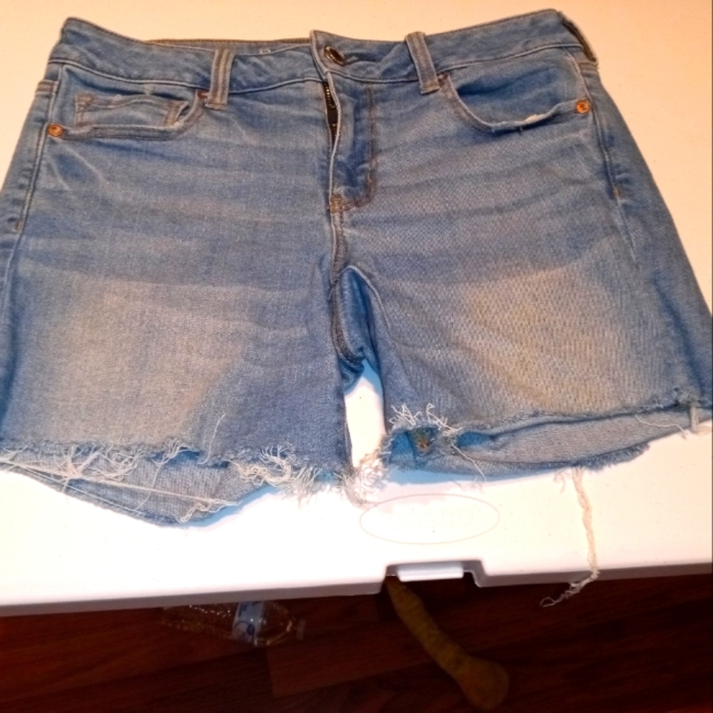 American Eagle Size 10 Super Super Stretch Midi Cut Off Jean Shorts